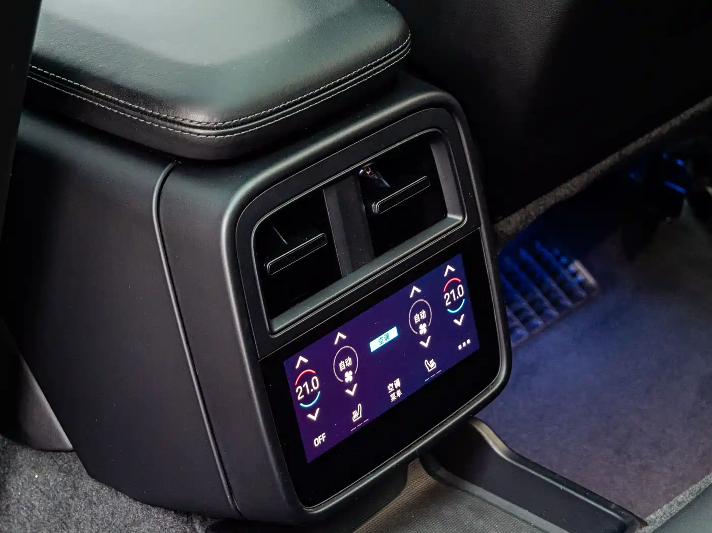 Porsche Taycan 2019 Taycan Turbo фото 17