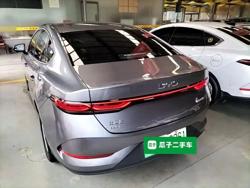 BYD Qin PLUS 2025 DM-i Smart Drive 55KM Leader фото 5
