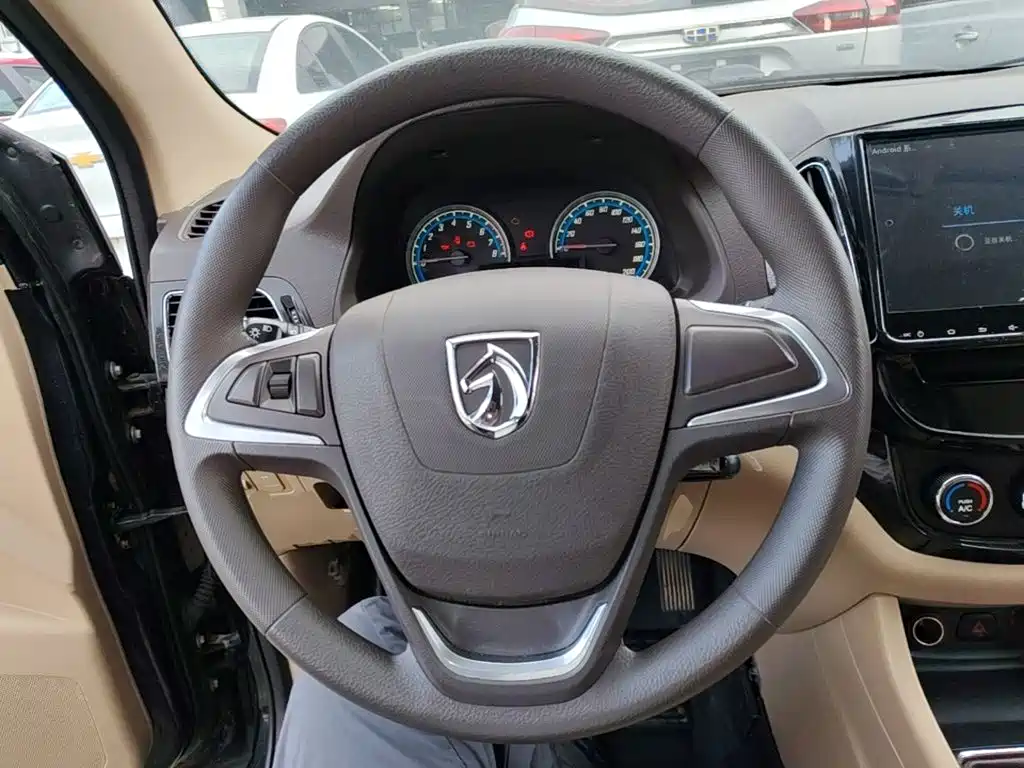 Baojun 730 2015 2014 1.5L Manual Comfort ESP Edition 7-Seater