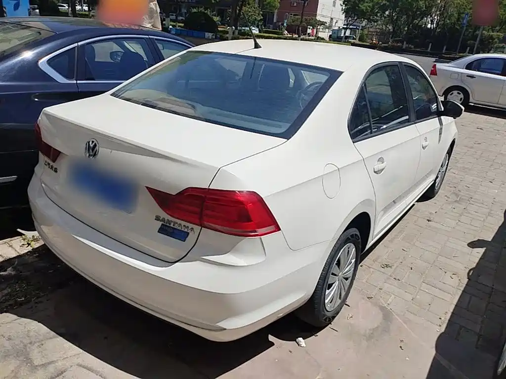 VOLKSWAGEN SANTANA