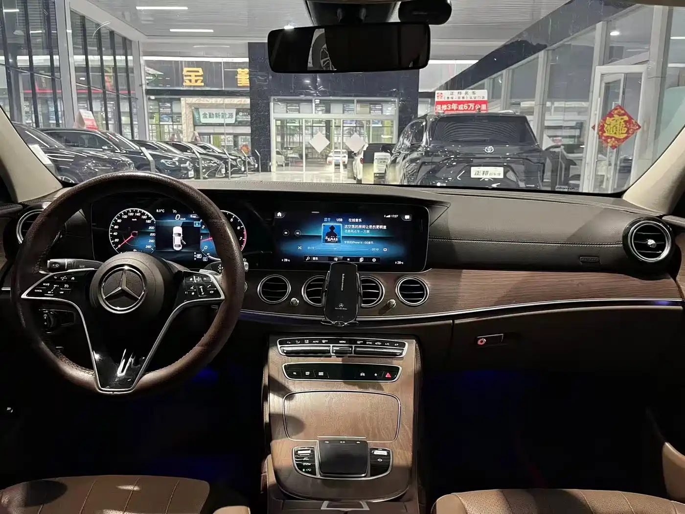 MERCEDES-BENZ E CLASS