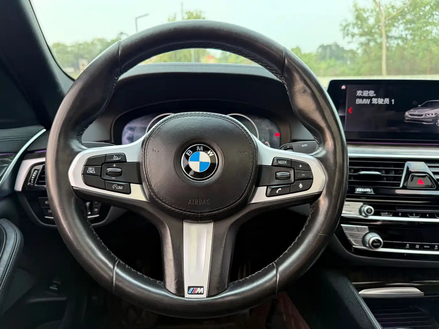 BMW 5 Series 2019 525Li M Sport Package фото 9