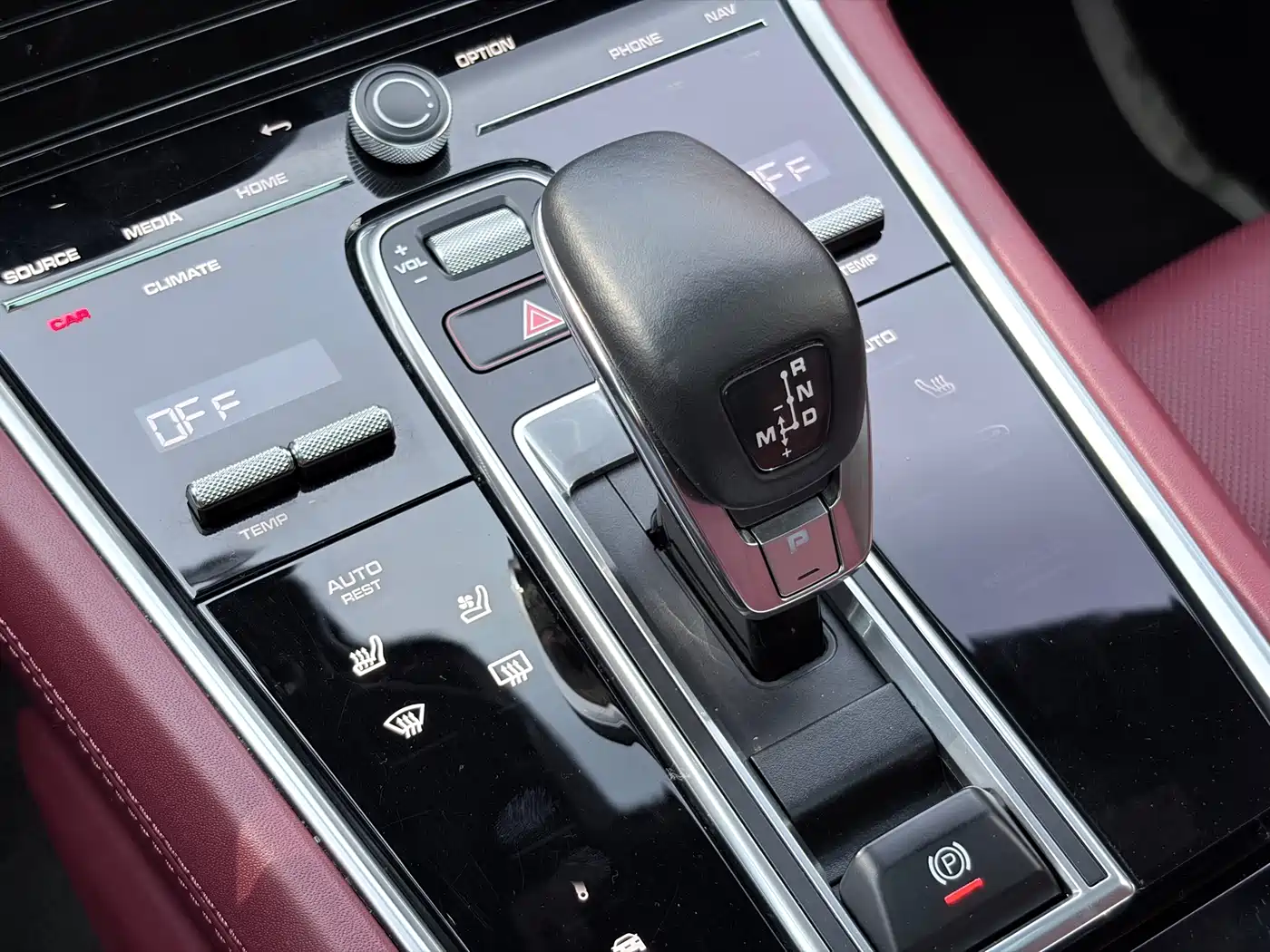 Porsche Panamera 2023 Facelift Panamera 2.9T Platinum Edition фото 30
