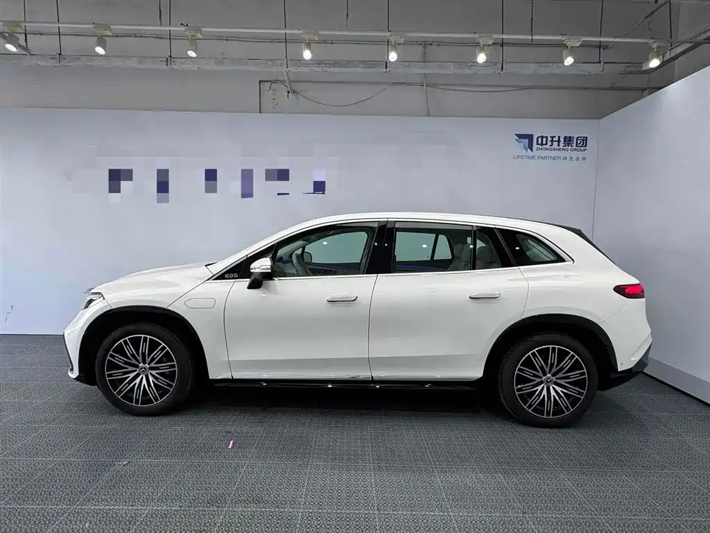 MERCEDES-BENZ EQS SUV