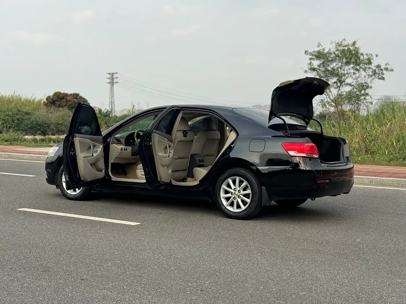 Toyota Camry 2011 240G Classic Anniversary Edition фото 27
