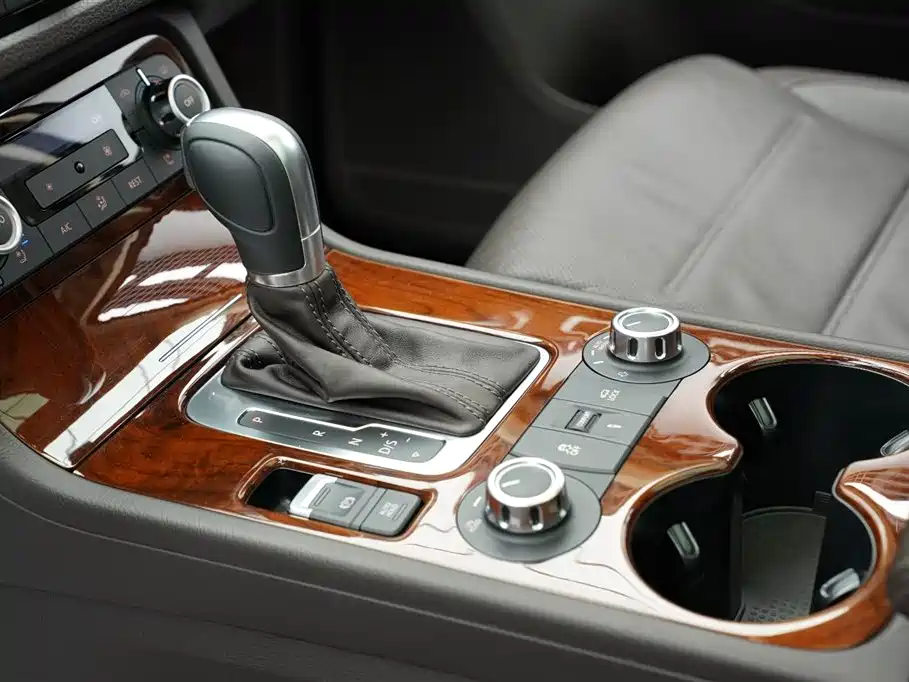 Volkswagen Touareg 2011 3.0TSI Comfort фото 25