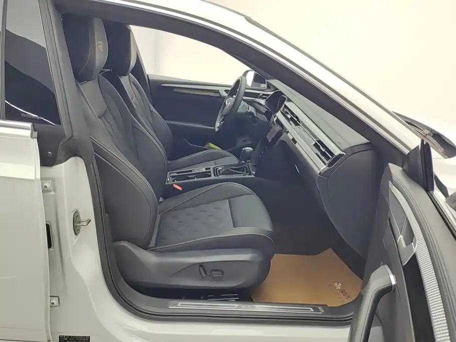 Volkswagen FAW-Volkswagen CC 2026 2026 380TSI Eye-catching 30 Million Special Edition
