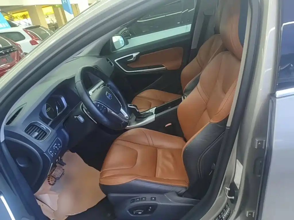 Volvo V60 2017 2014 T5 Wisdom & Elegance