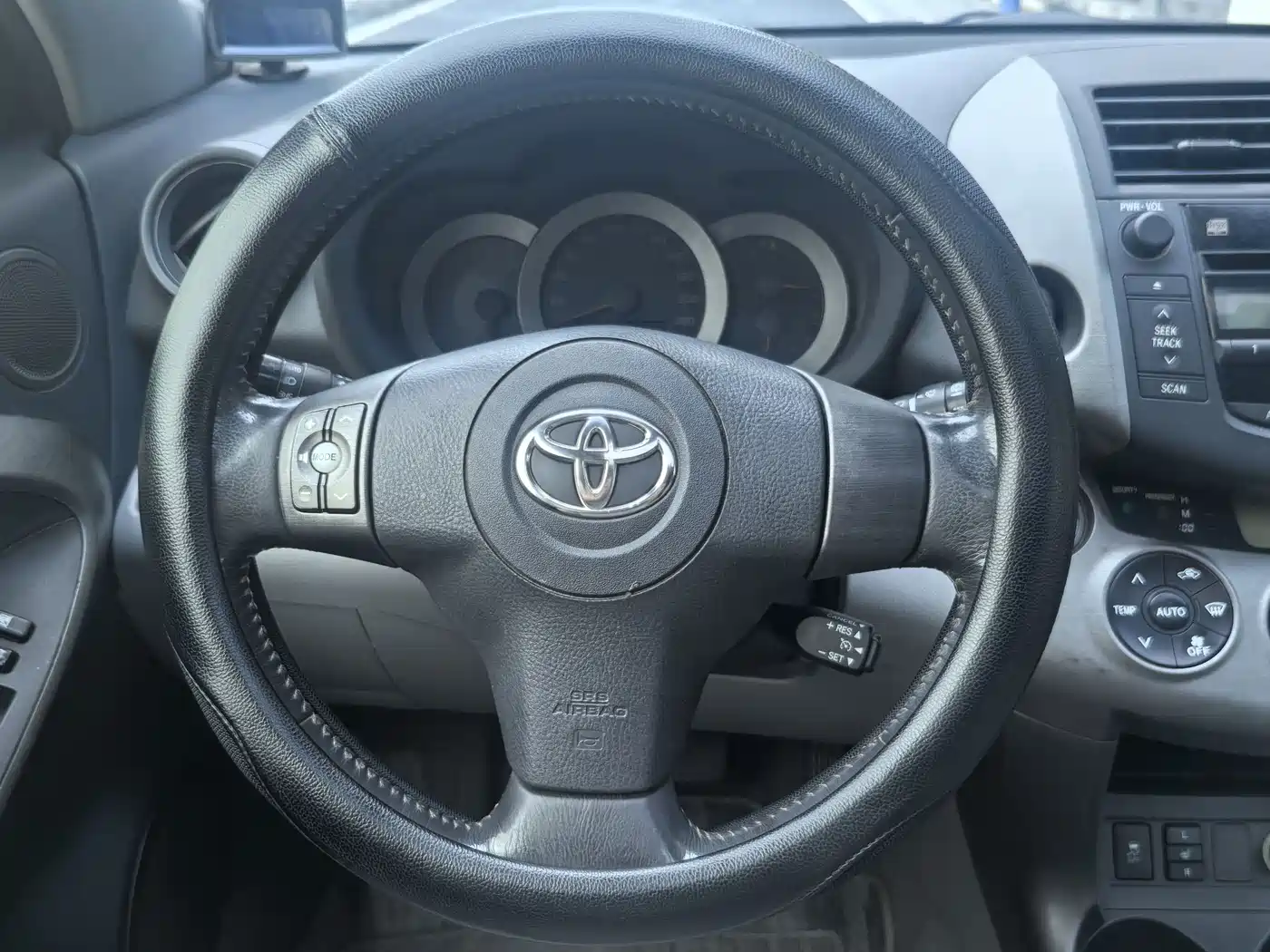 Toyota RAV4 Rongfang 2009 2.4L Automatic Luxury Edition фото 17