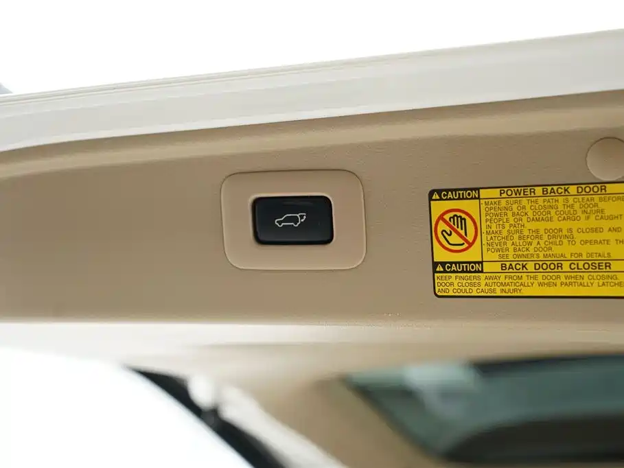 Toyota Alphard 2011 2011 Model 2.4L Luxury