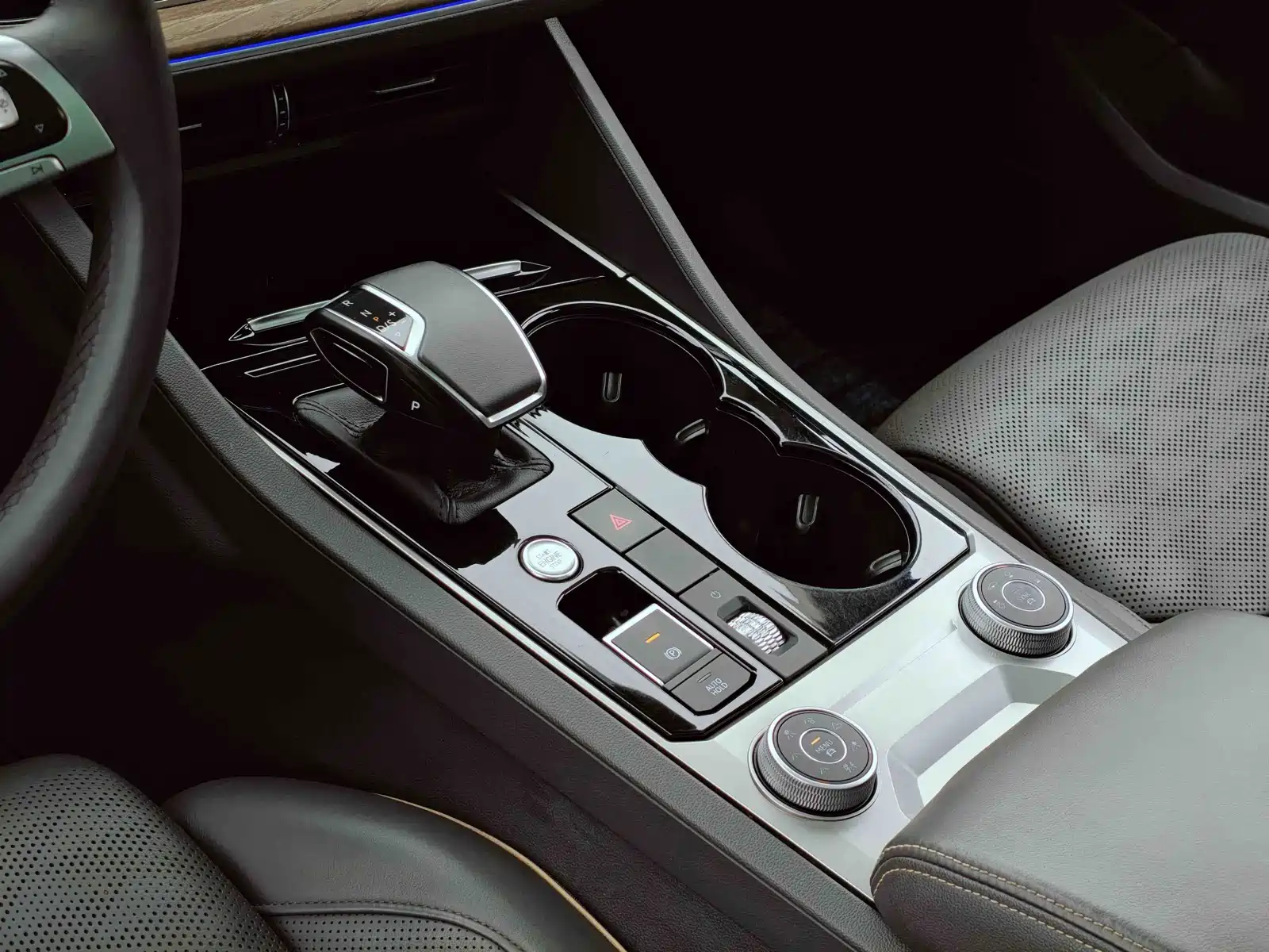 صورة 9 - Volkswagen Touareg