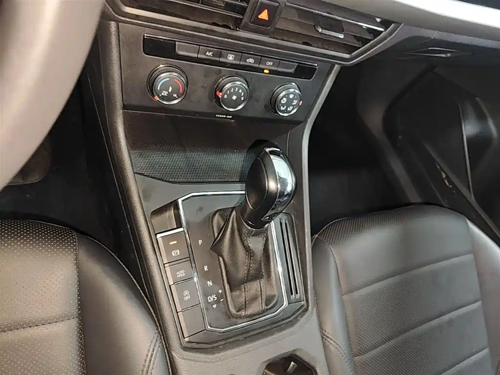 Volkswagen Lavida 2022 1.5L Auto Comfort Edition фото 14