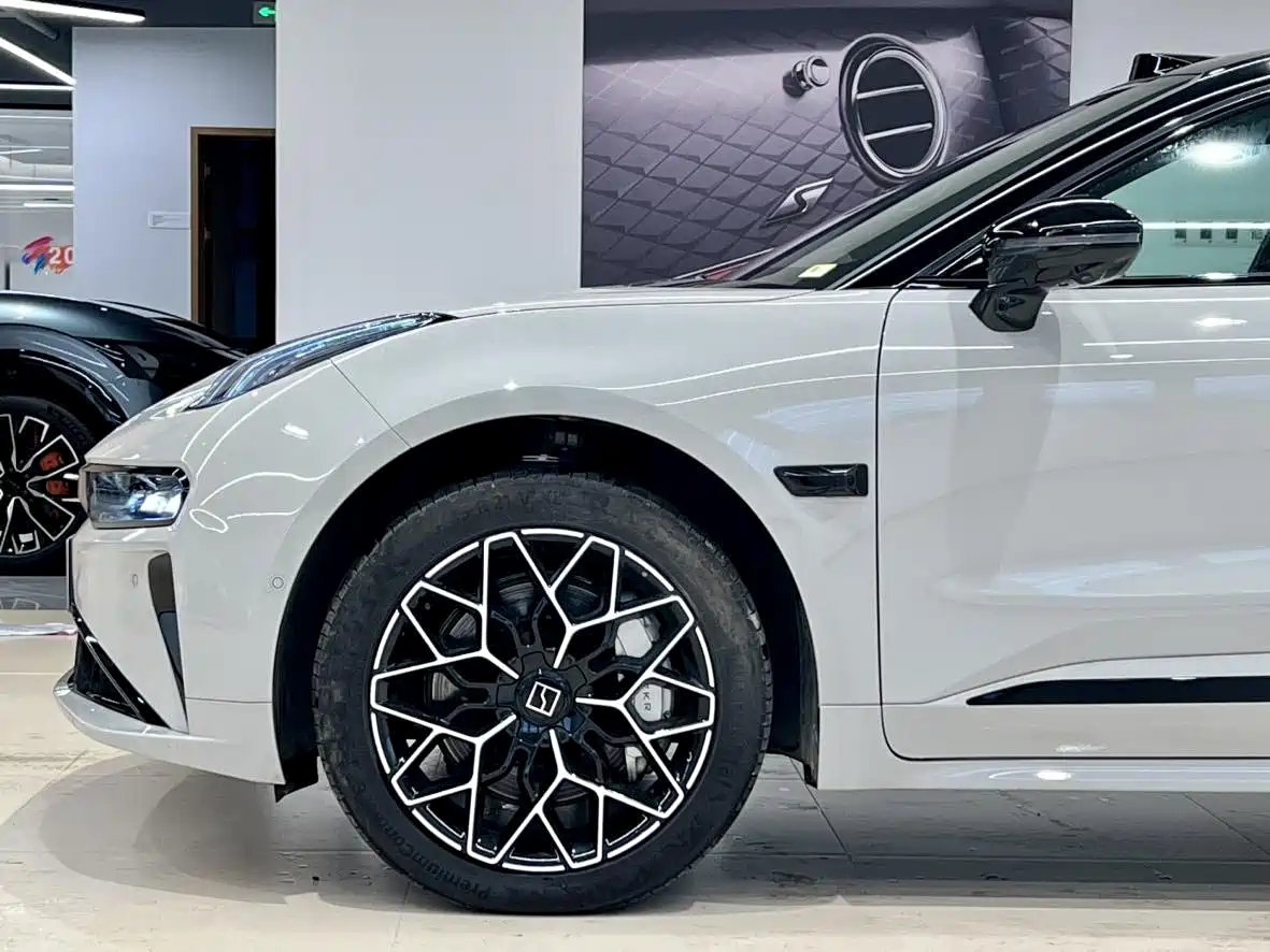 ZEEKR EXTREME KRYPTON 001