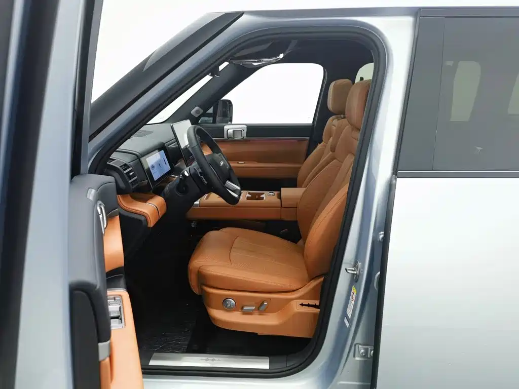 Fang Cheng Bao Titanium 7 2026 2025 AWD Base Model