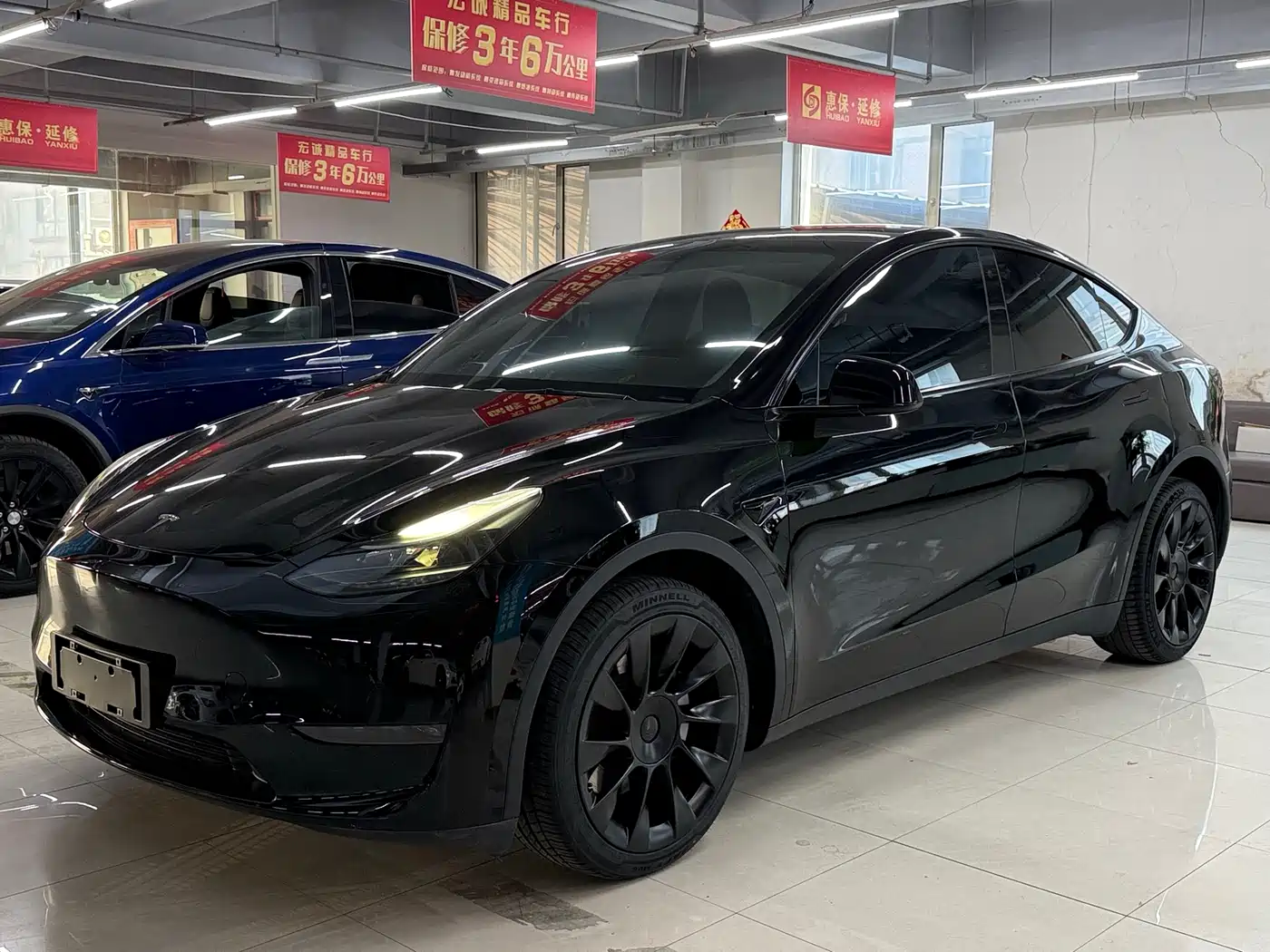 TESLA MODEL Y