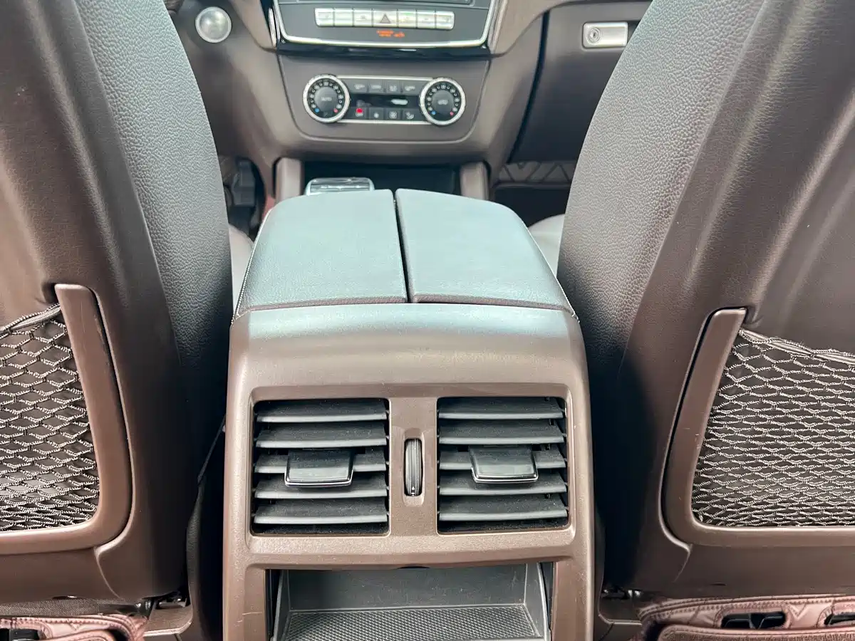 Mercedes-Benz GLE 2015 GLE 400 4MATIC фото 28