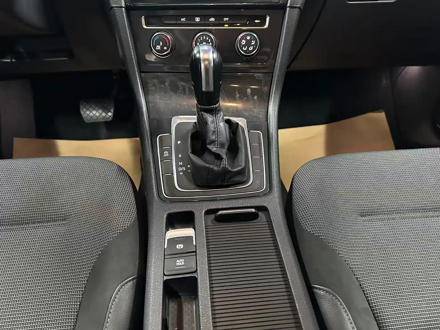 Volkswagen Golf 2018 230TSI Automatic Comfort фото 12