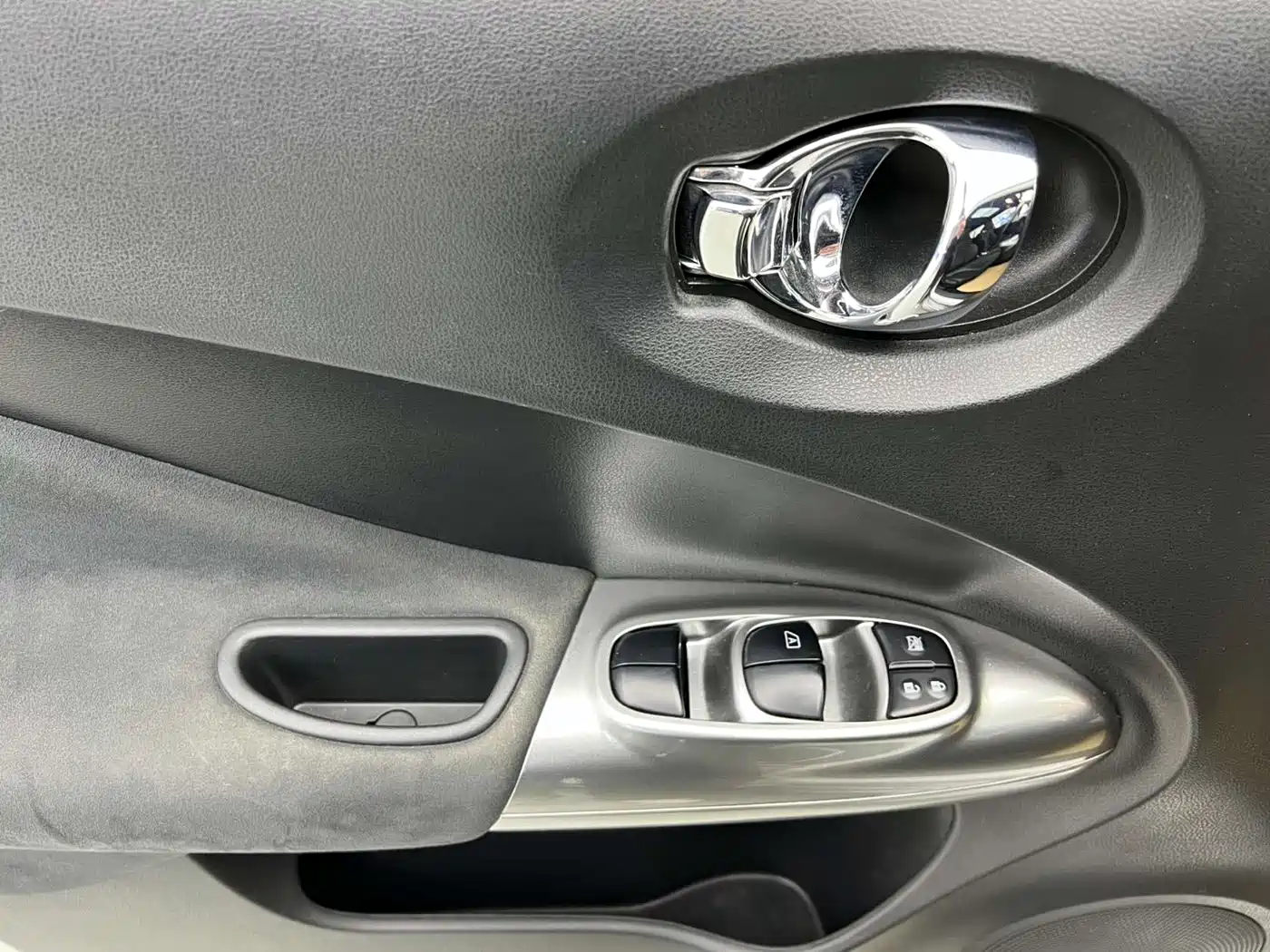 Infiniti ESQ 2016 2014 1.6L Free Edition