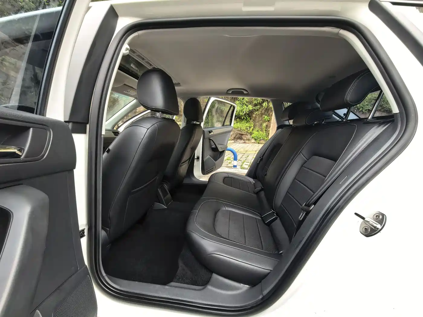 Škoda Skoda Rapid Spaceback 2016 Facelift 1.6L Automatic Innovation Edition фото 10