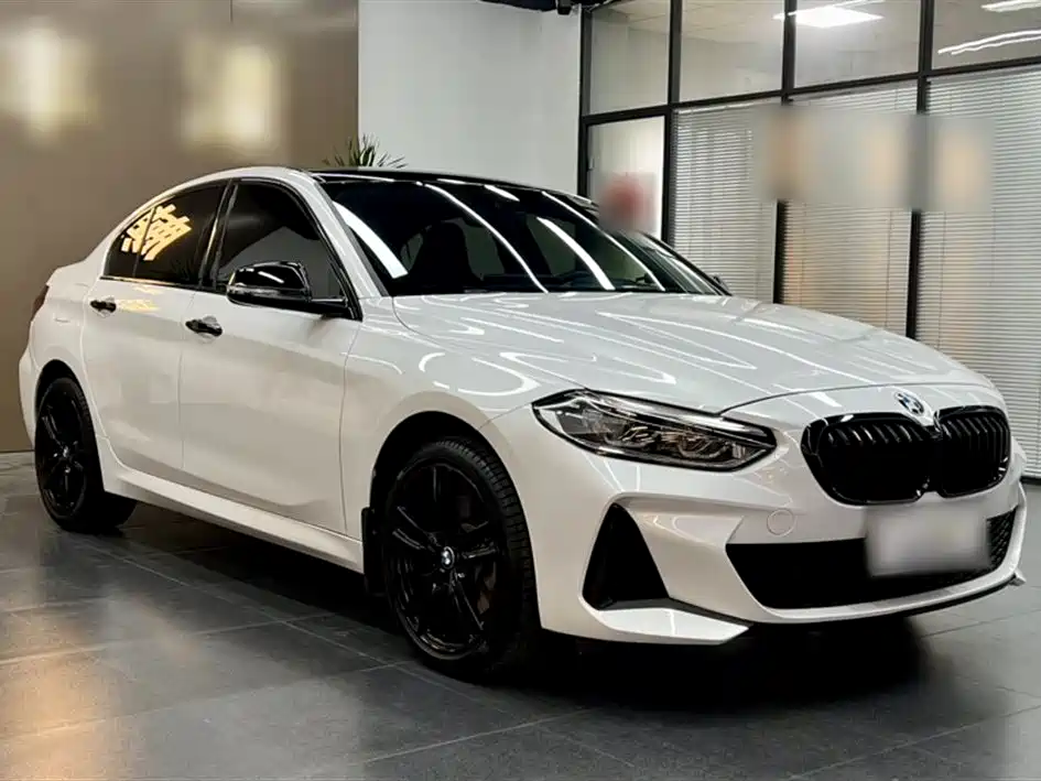 BMW 1 Series 2022 125i M Sport Shadow Edition фото 6
