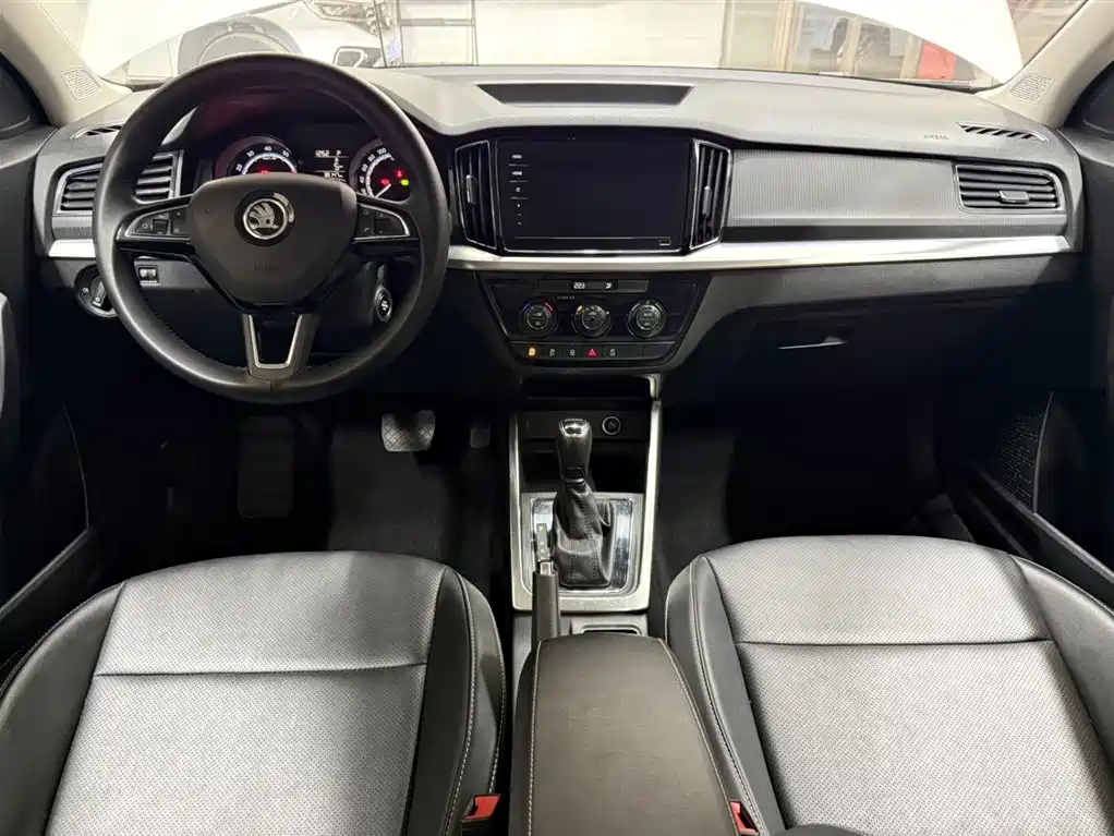Škoda Kamiq 2022 1.5L Automatic Comfort Edition фото 19