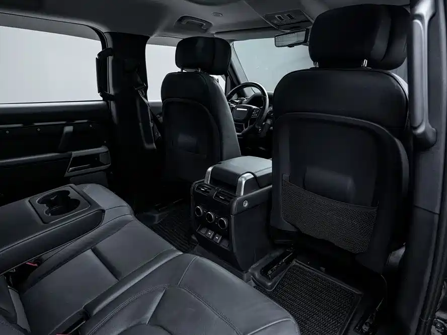 Land Rover Defender 2023 Model Year 130 3.0T P400 HSE фото 24