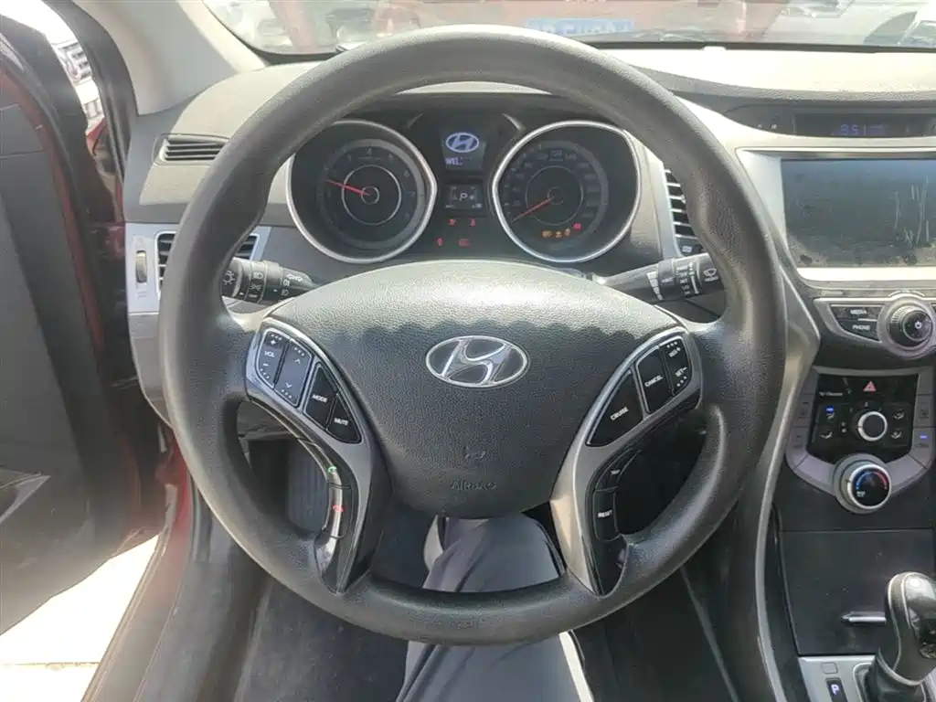 Hyundai Langdong 2016 1.6L Automatic Premium Edition фото 11