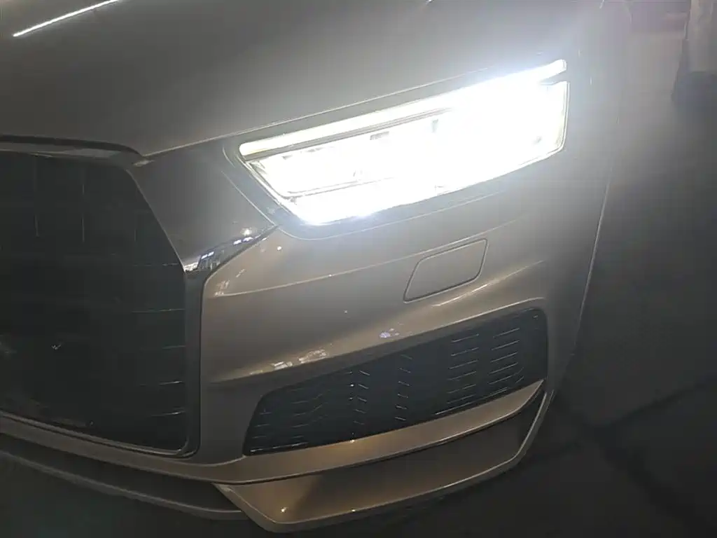 Фото 24 - Audi Q3