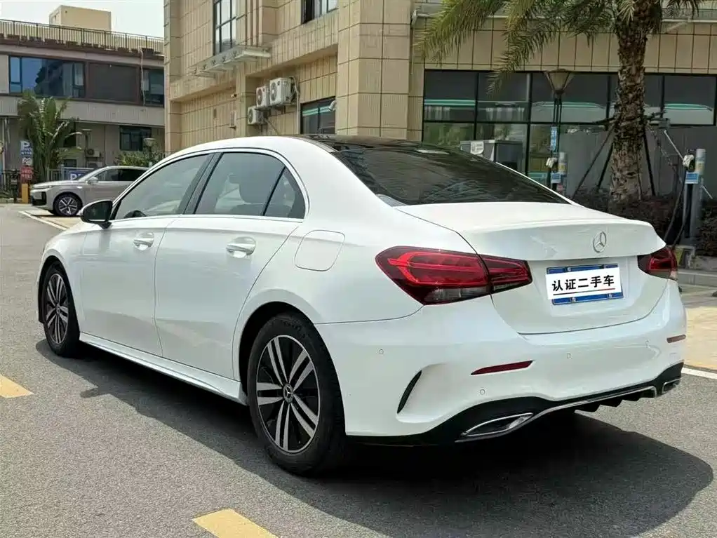 Mercedes-Benz A-Class 2019 A 180 L Sport Sedan фото 8