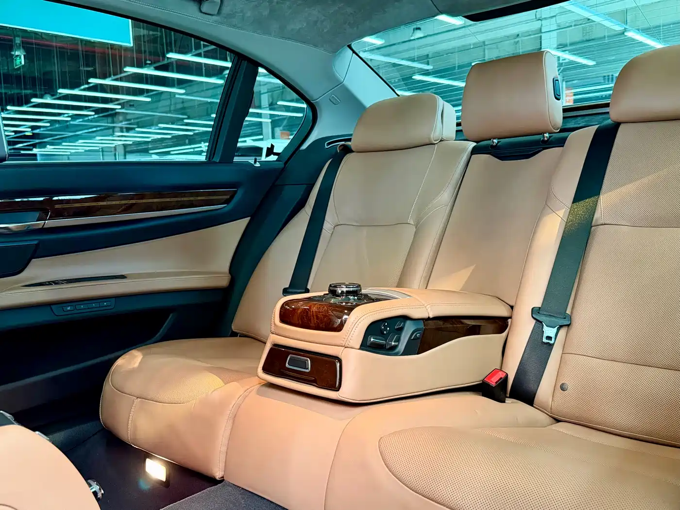 BMW 7 Series 2013 Model 760Li фото 35