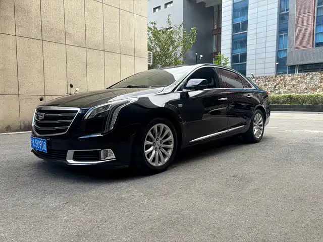 CADILLAC XTS