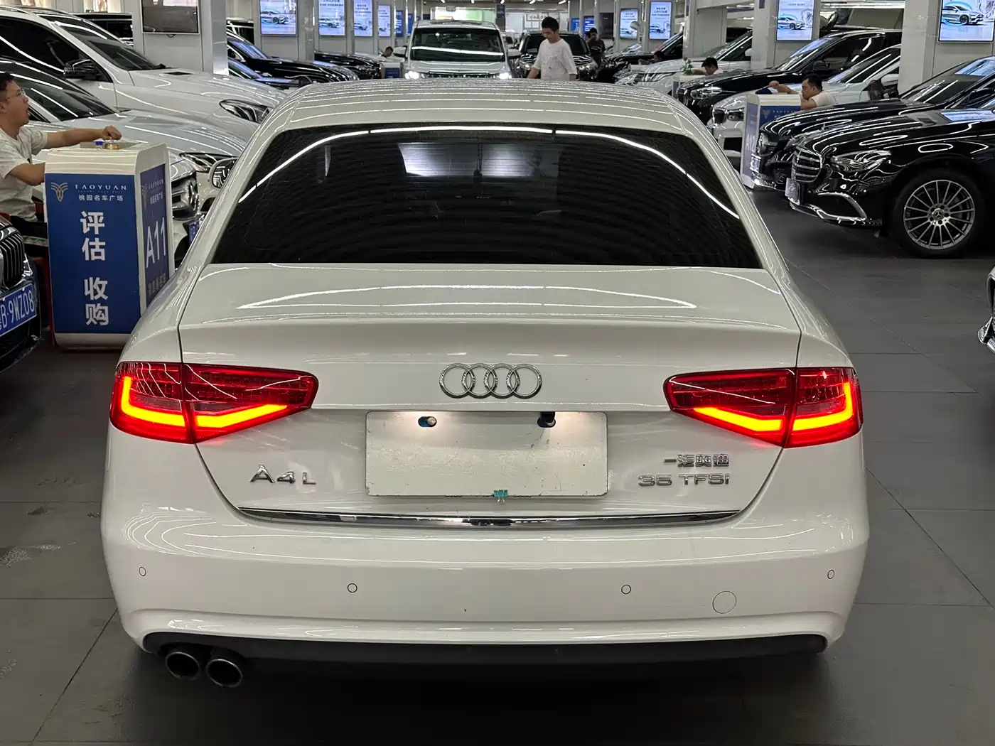 Audi A4L 2015 35 TFSI Auto Standard фото 9