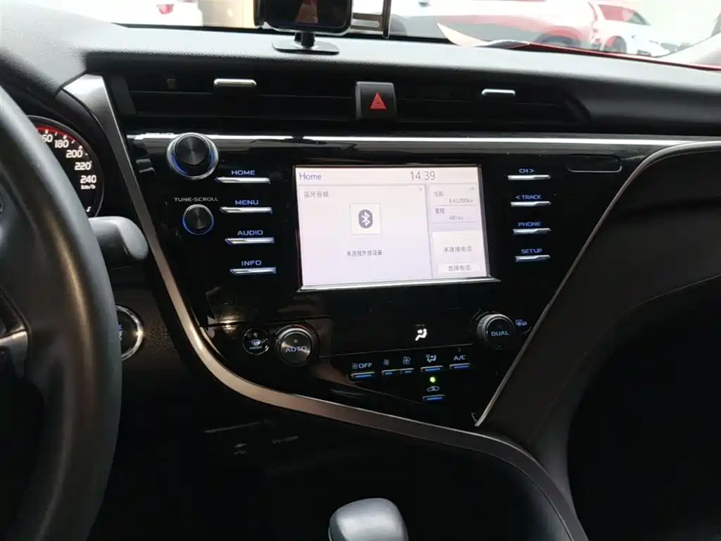 Toyota Camry 2018 2.0S Sport Edition фото 13