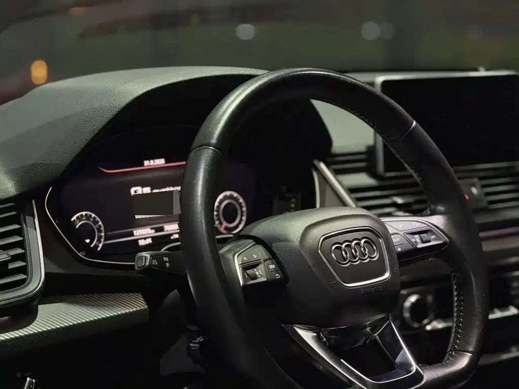 Photo 8 - Audi Q5L