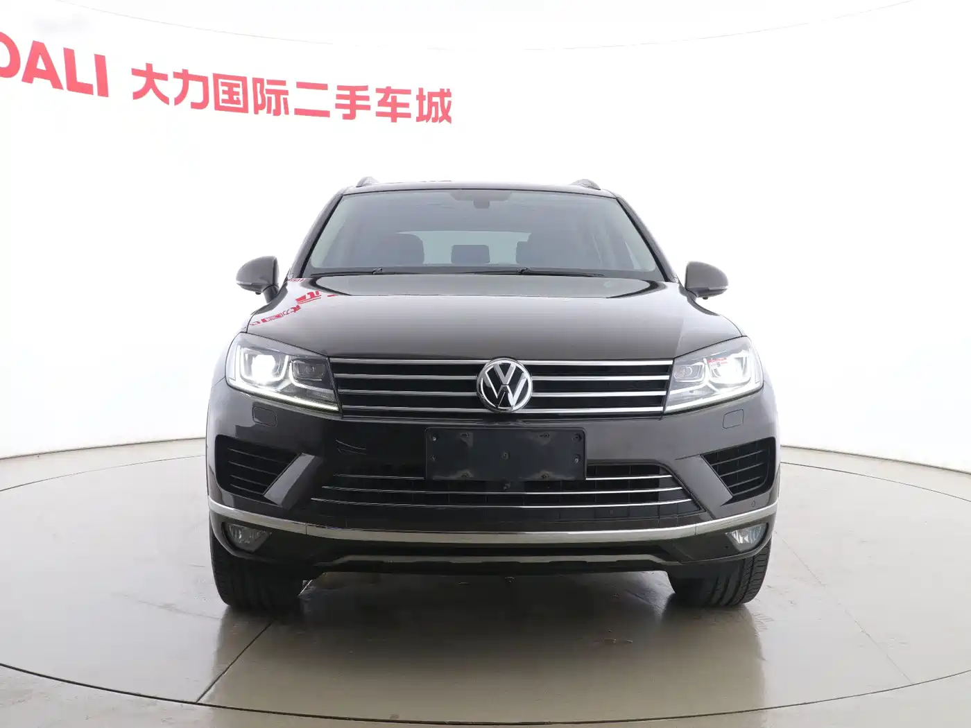 Volkswagen Touareg 2017 3.0TSI Explorer Edition фото 2