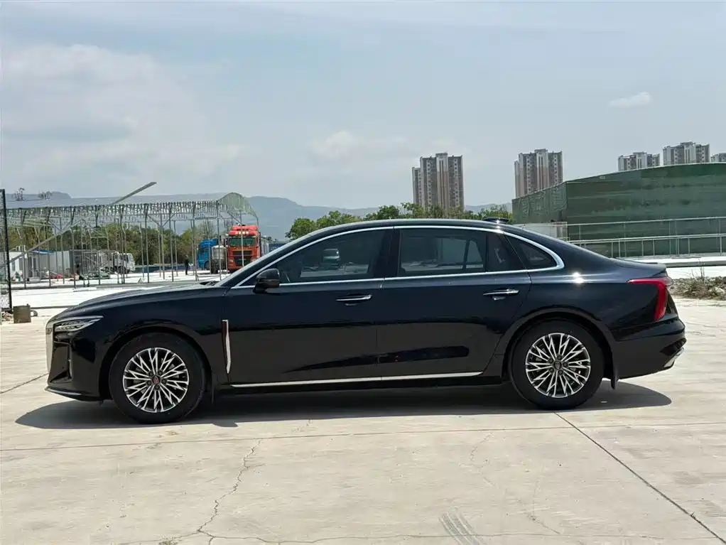 Hongqi H5 2024 2.0T Automatic Smart Connect Flag Enjoy Edition фото 3