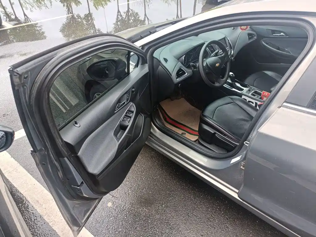 Chevrolet Cruze 2018 2018 Hatchback 320 Automatic Pioneer Sunroof Edition