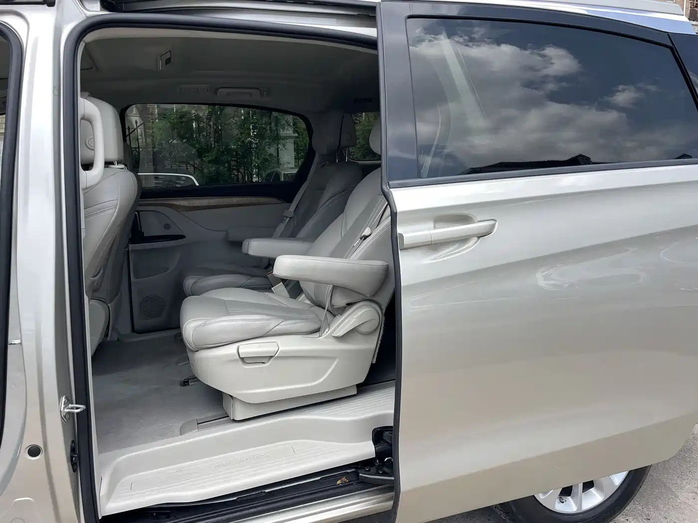 Buick GL8 2017 ES 28T Comfort Type China V фото 18