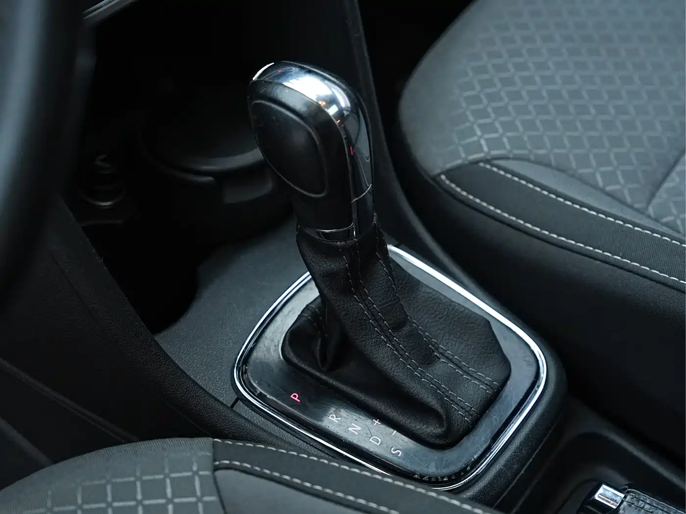 Volkswagen Polo 2014 1.6L Cross Polo Automatic фото 20