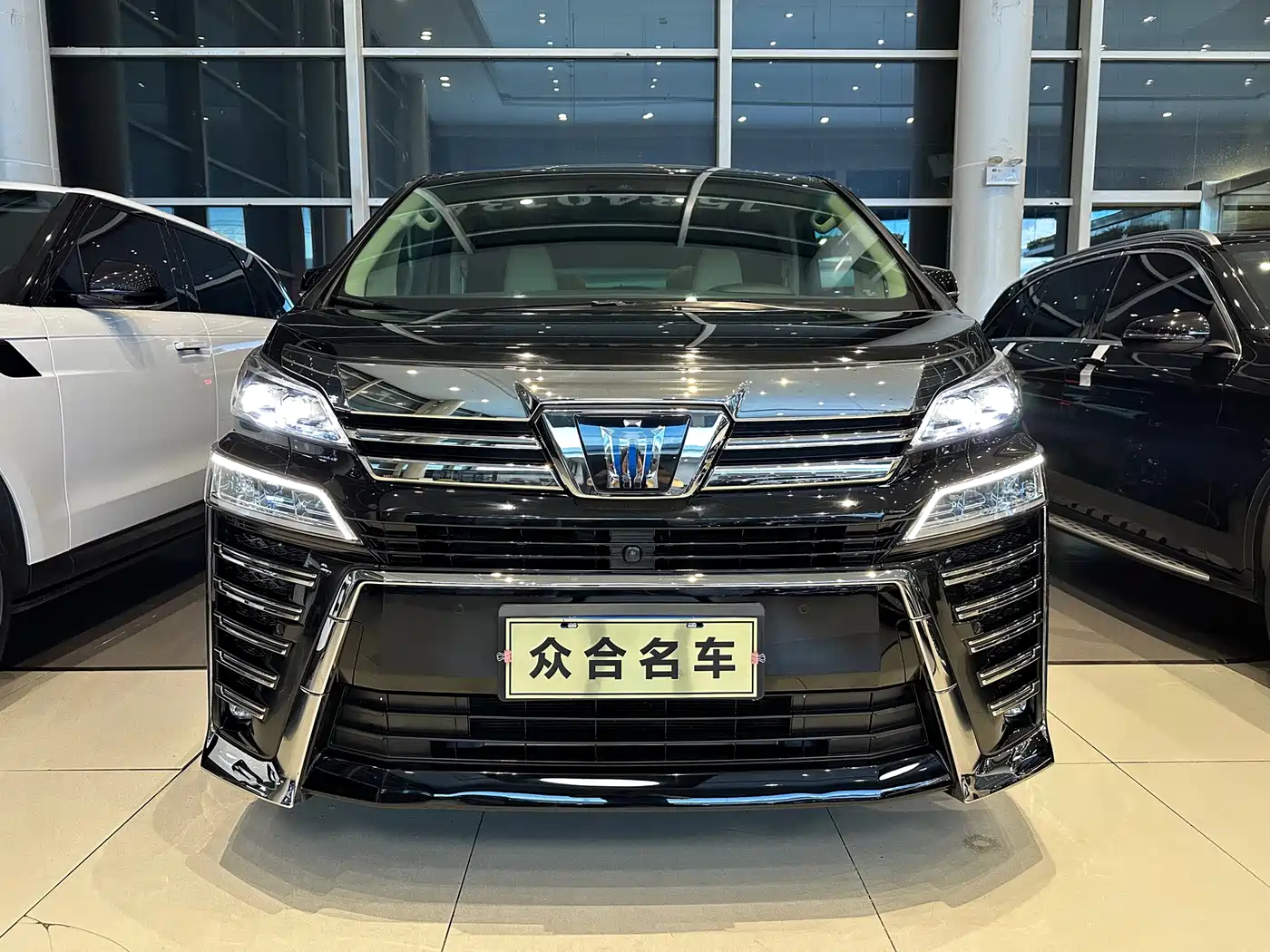 Toyota Vellfire 2021 Crown Hybrid 2.5L HV Supreme Edition фото 2