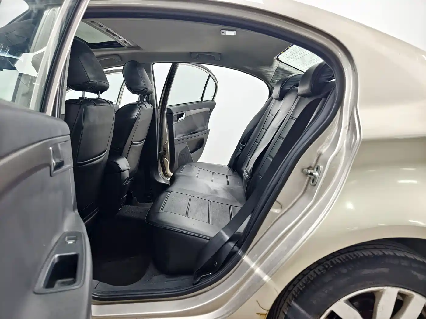 Roewe 350 2016 2015 Model 1.5L Automatic Luxury Sunroof Edition