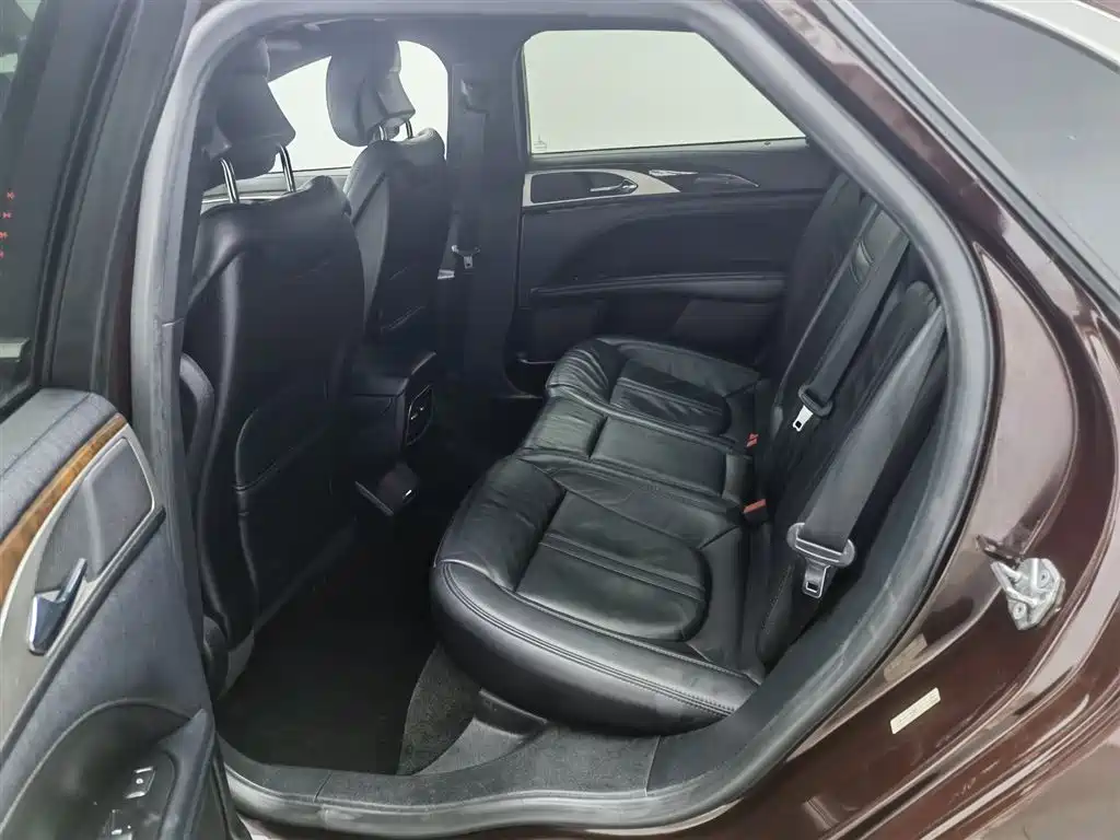 Lincoln MKZ 2018 2.0T Premium Edition фото 15