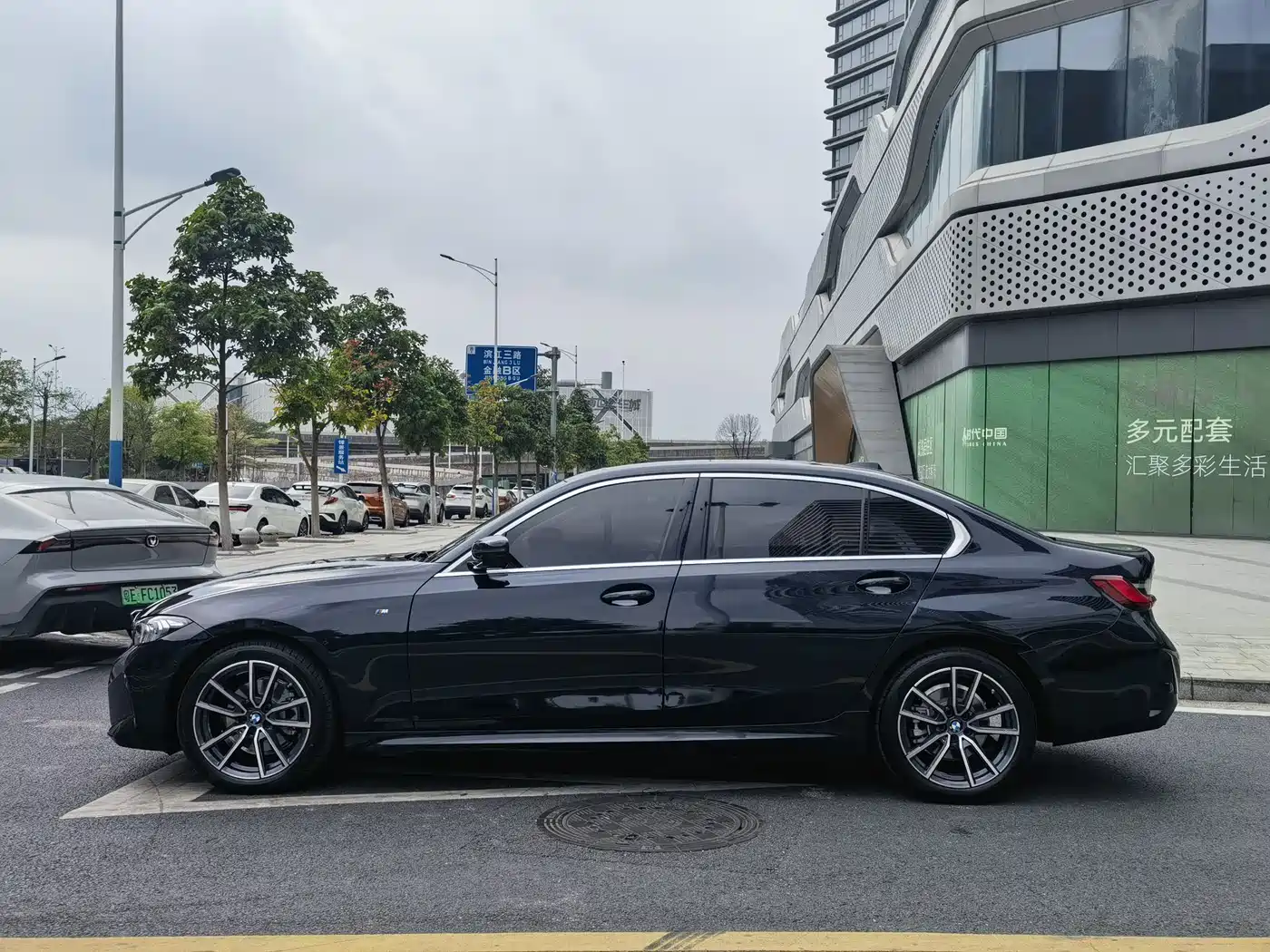BMW 3 Series 2025 325Li M Sport Package фото 6