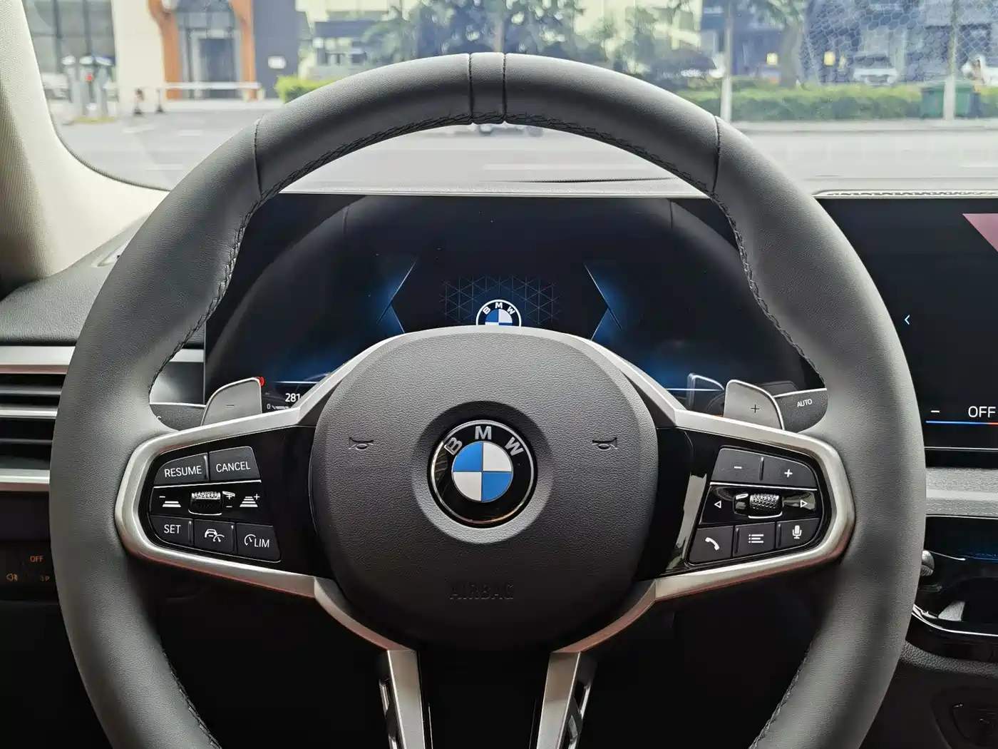 BMW 3 Series 2025 325Li M Sport Package фото 17