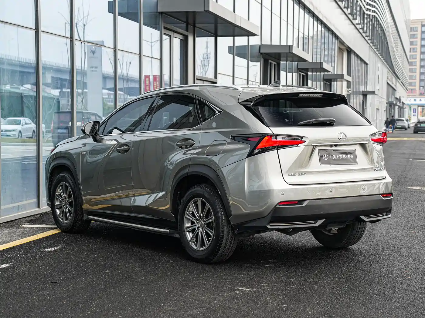 Lexus NX 2015 200 AWD Luxury фото 5
