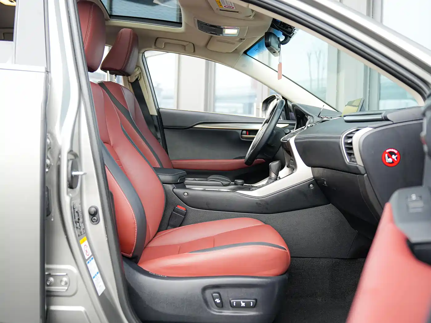 Lexus NX 2015 200 AWD Luxury фото 10