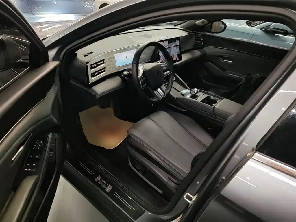 BYD Qin L 2024 DM-i 80KM Superior фото 15