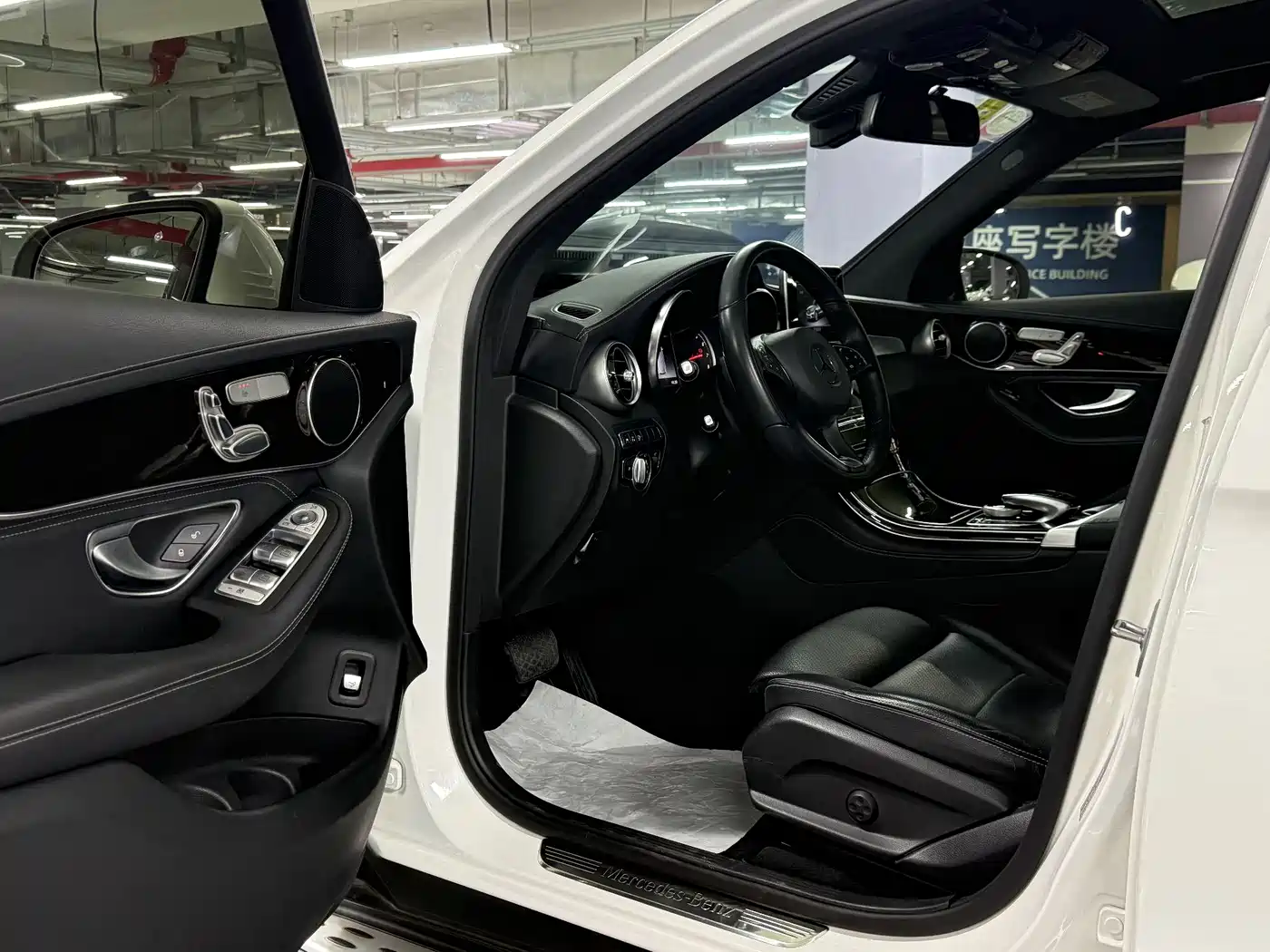 Mercedes-Benz GLC 2017 GLC 260 4MATIC Luxury фото 6