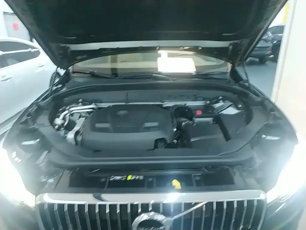 Фото 20 - Volvo XC60