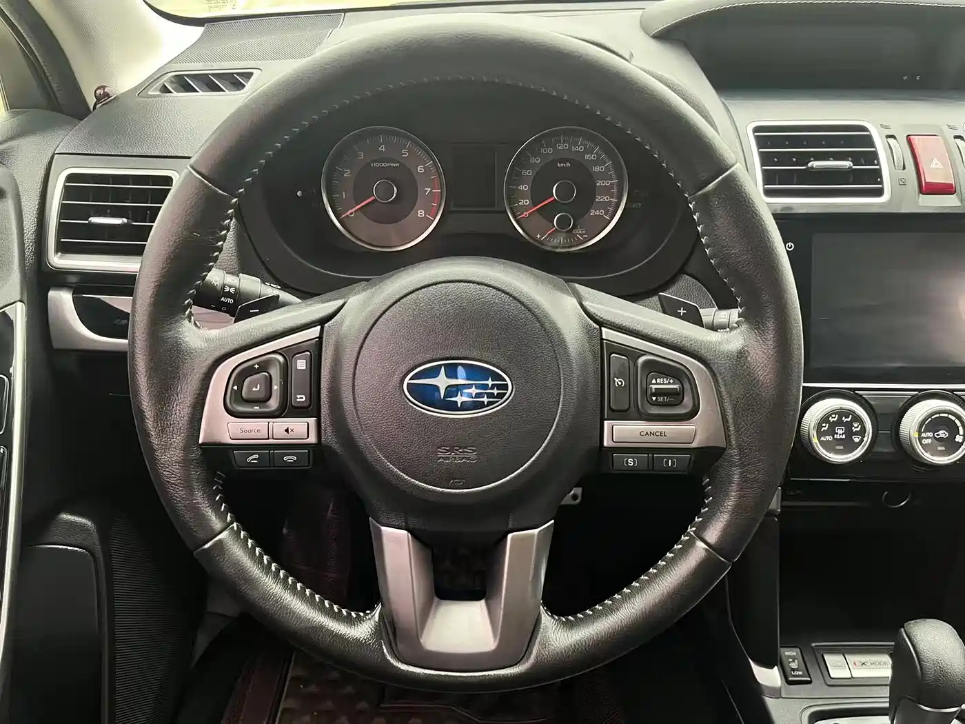 Subaru Forester 2016 2.0i Fashion Navigation Edition фото 13